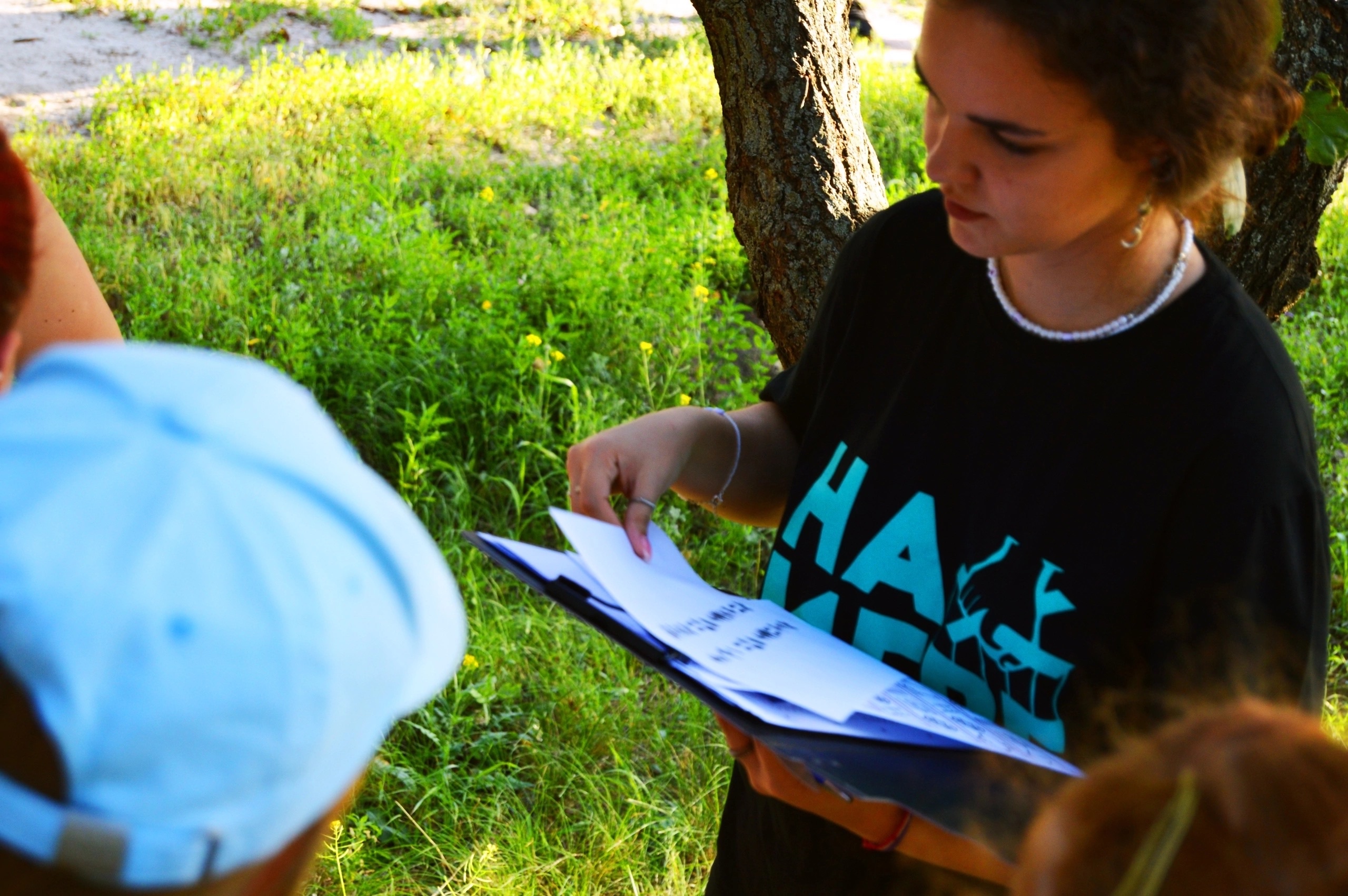 Вожатый ведёт задания