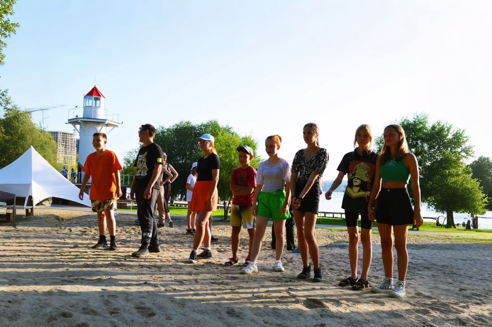 Группа у маяка